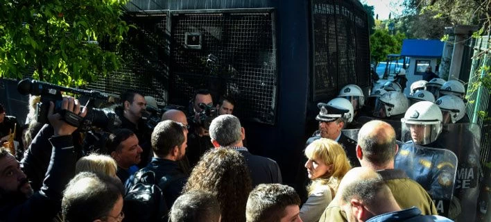 Αντιδημοκρατικές μεθοδεύσεις της κυβέρνησης καταγγέλλει η ΠΟΕΔΗΝ -Ελαβαν κλήση από την Κρατική Ασφάλεια